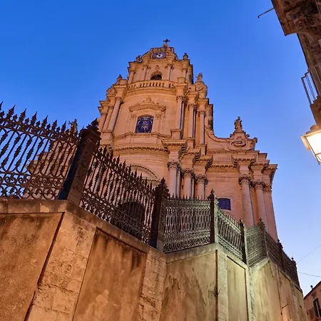 Vista Duomo - Ibla - Pomelia * Ragusa
