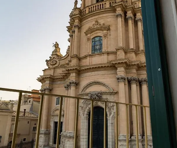 Vista Duomo - Ibla - Pomelia *